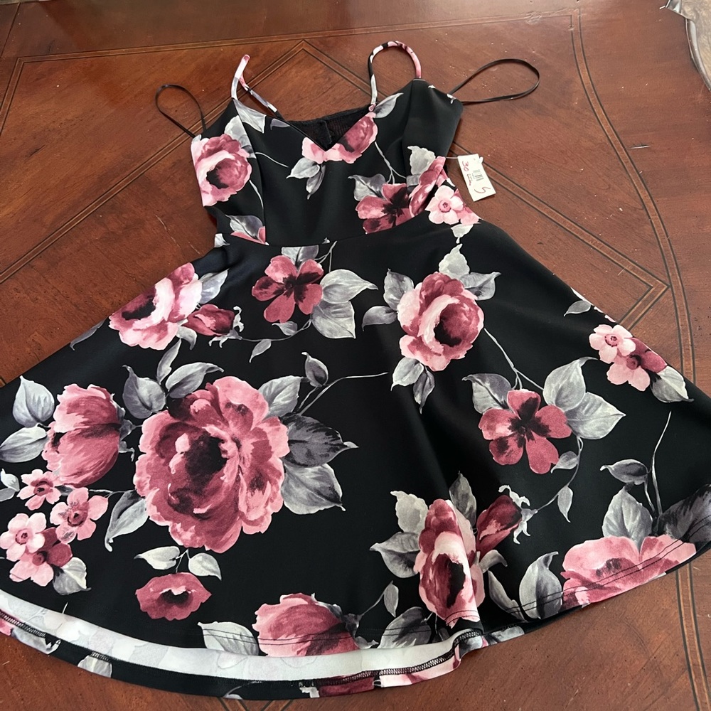 Little girl floral dress! Size small
